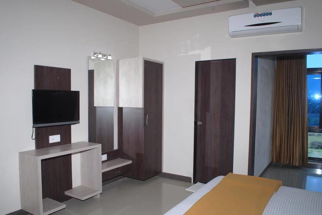 Hotel Sun Plaza Somnāth Εξωτερικό φωτογραφία